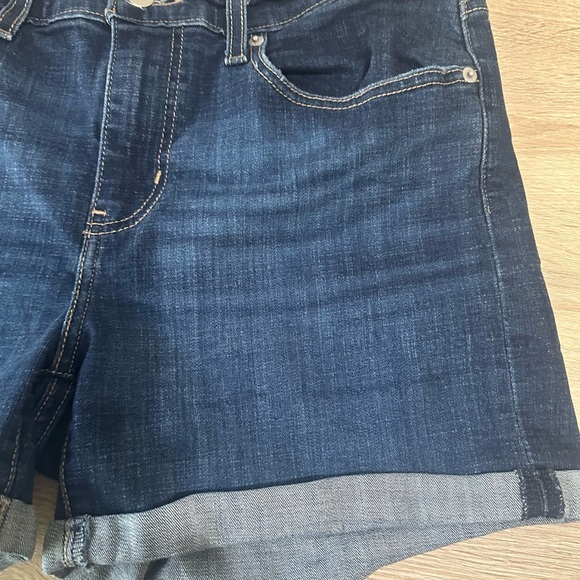 Levi’s Mid Length Dark Wash Denim Short Size‎ 31 - Picture 3 of 8
